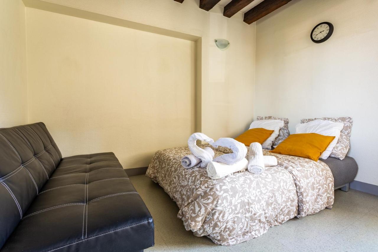 Bnb Plus N°12 เลอม็องส์ ภายนอก รูปภาพ